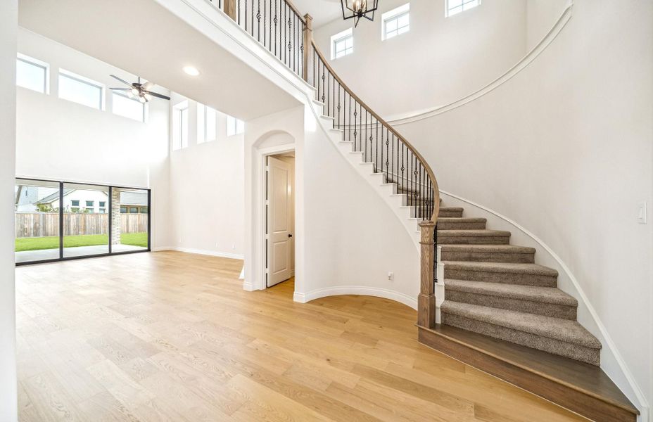 Spacious, unfurnished interior of a new home in Bridgeland 60′, Cypress (Image 29).