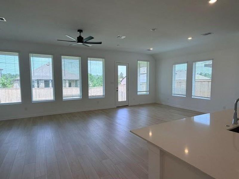Spacious, unfurnished interior of a new home in Kresston, Montgomery (Image 19).