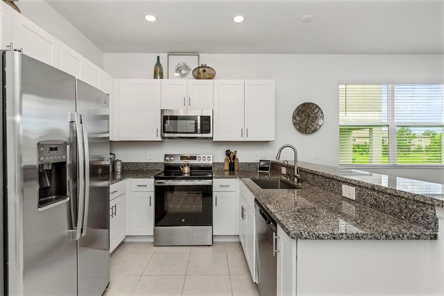 Furnished interior view inside a new home in , Land O' Lakes (Image 37).