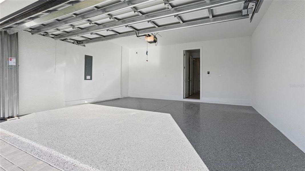 Spacious, unfurnished interior of a new home in Cresswind Lakewood Ranch, Lakewood Ranch (Image 18). Spacious, unfurnished interior of a new home in Cresswind Lakewood Ranch, Lakewood Ranch (Image 18).