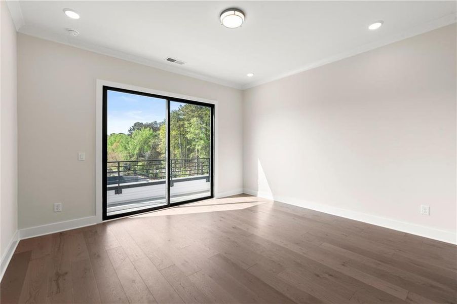 Spacious, unfurnished interior of a new home in The Gathering – Alpharetta, Alpharetta (Image 52).