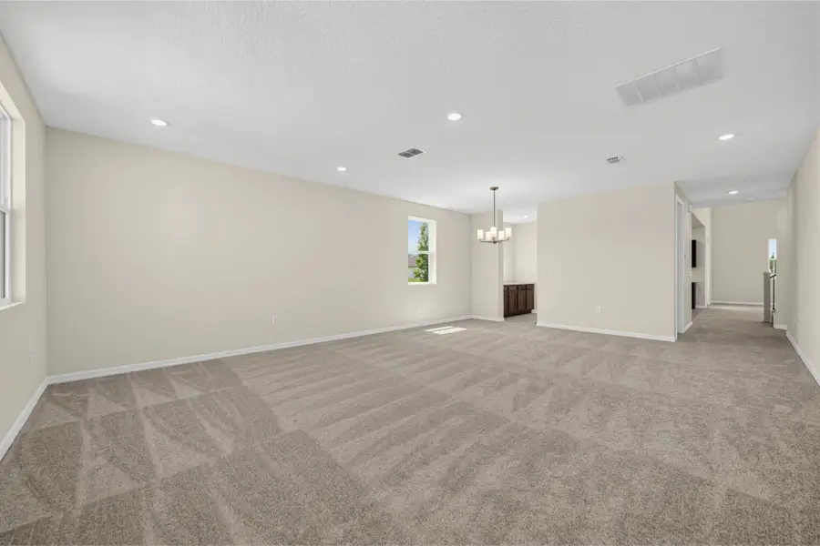 Spacious, unfurnished interior of a new home in Trailside, Mount Dora (Image 14).