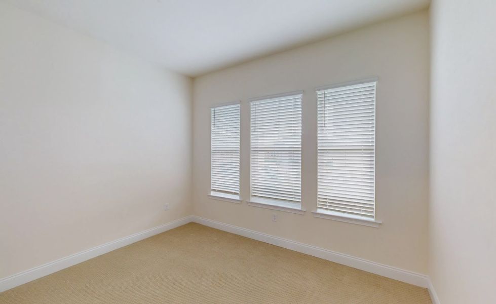 Spacious, unfurnished interior of a new home in Oakmont, Gainesville (Image 24).