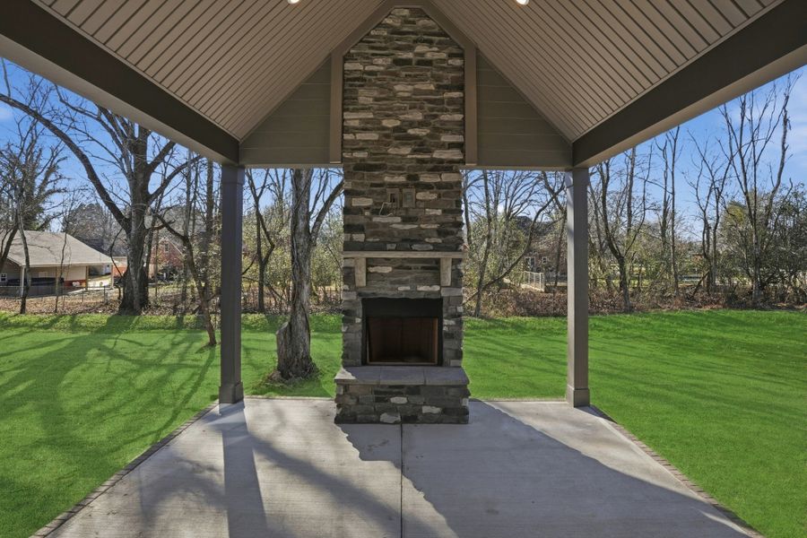 Exterior details and patio area of a home in Sagewood, Tullahoma (Image 25).