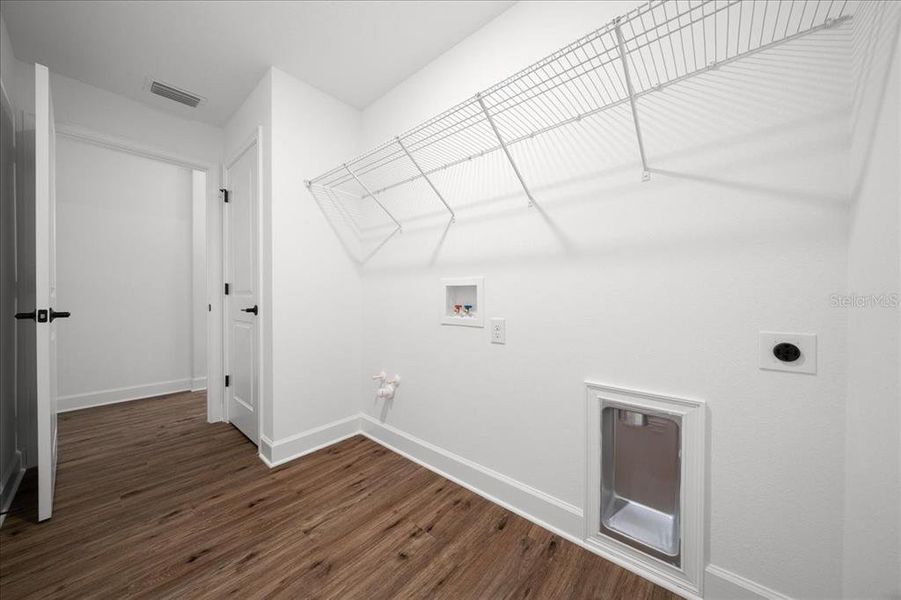 Spacious, unfurnished interior of a new home in , Weeki Wachee (Image 19).