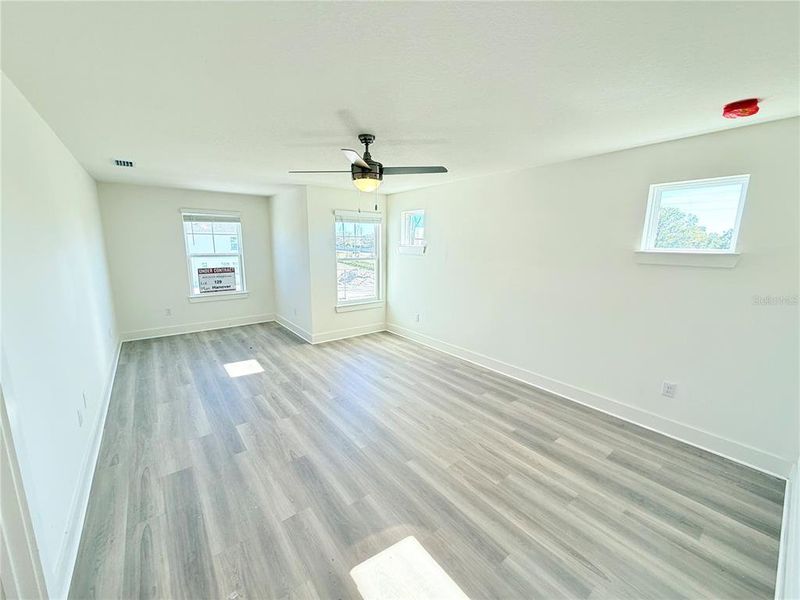 Spacious, unfurnished interior of a new home in , Hudson (Image 22).