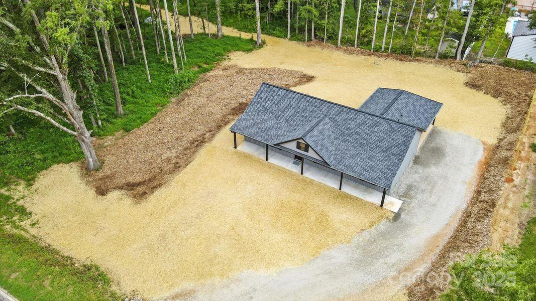 Image 28 of a home in .