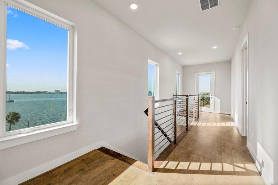 Spacious, unfurnished interior of a new home in Lago Pointe, Seabrook (Image 32). Spacious, unfurnished interior of a new home in Lago Pointe, Seabrook (Image 32).