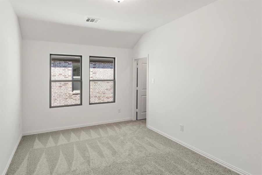 Spacious, unfurnished interior of a new home in Meadow Park, Melissa (Image 21).