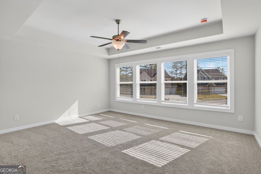 Spacious, unfurnished interior of a new home in The Fairways at Mirror Lake, Villa Rica (Image 57).