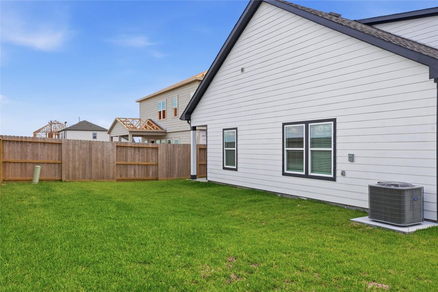Exterior details and patio area of a home in Foxtail Palms, Manvel (Image 22).