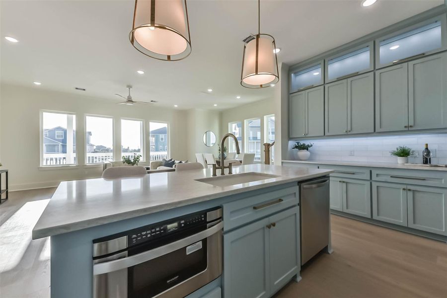 Furnished interior view inside a new home in , Galveston (Image 39).