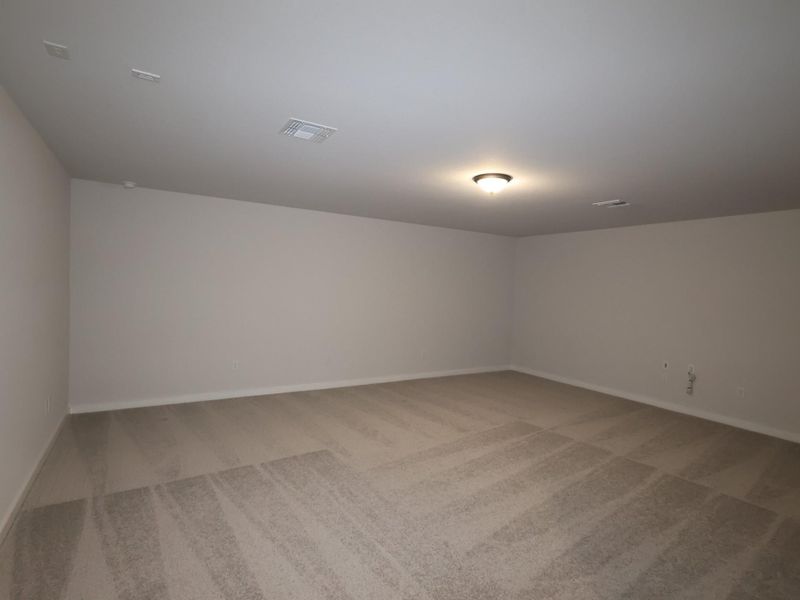 Spacious, unfurnished interior of a new home in Edgewood, Leander (Image 17).