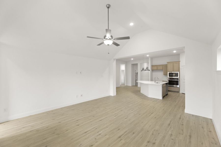 Spacious, unfurnished interior of a new home in Clearview Ranch, Royse City (Image 13).