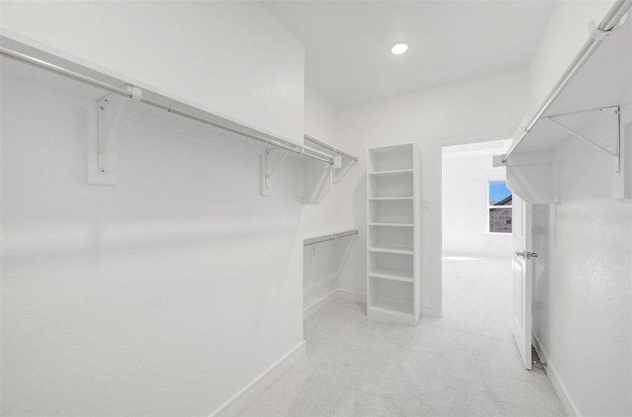 Spacious, unfurnished interior of a new home in Heath Golf & Yacht Villas, Heath (Image 24).