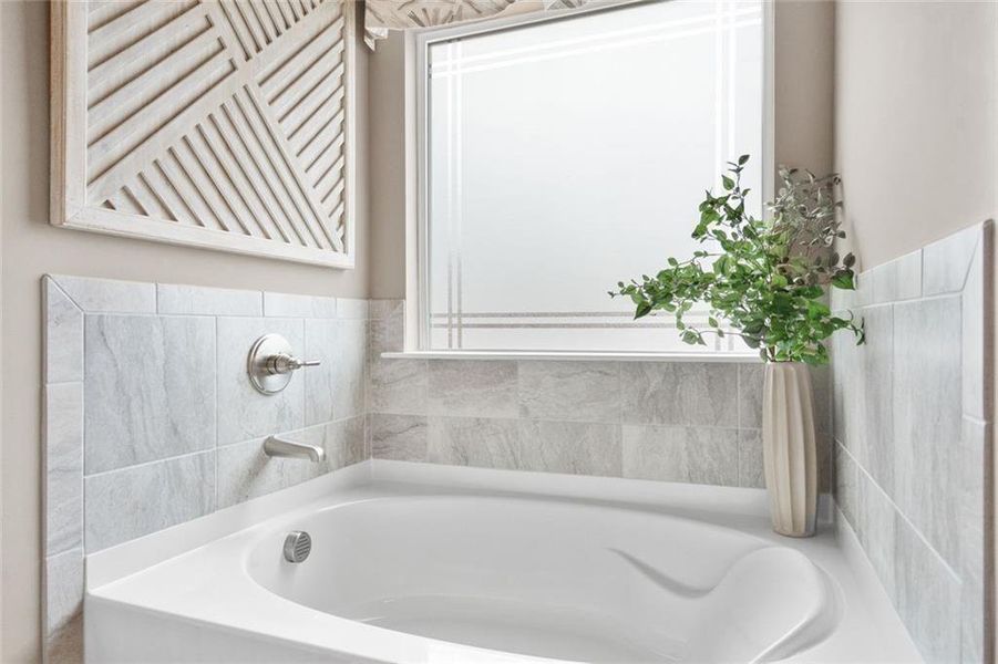 Close-up of interior finishes inside a home in Summerfield Place, Carrollton (Image 32).