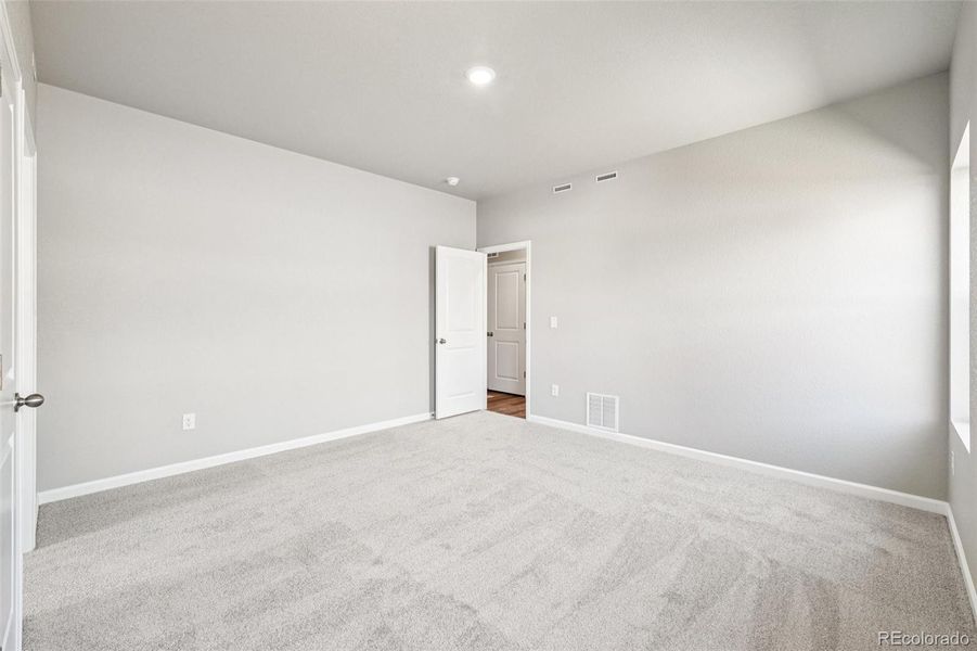 Spacious, unfurnished interior of a new home in Wolf Creek Run, Strasburg (Image 12). Spacious, unfurnished interior of a new home in Wolf Creek Run, Strasburg (Image 12).