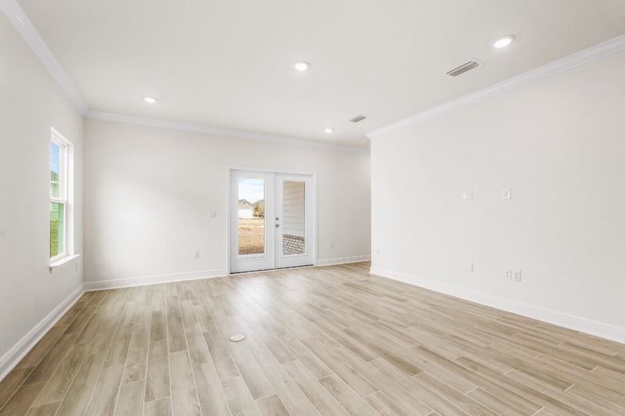 Spacious, unfurnished interior of a new home in Natureview, Freeport (Image 29).