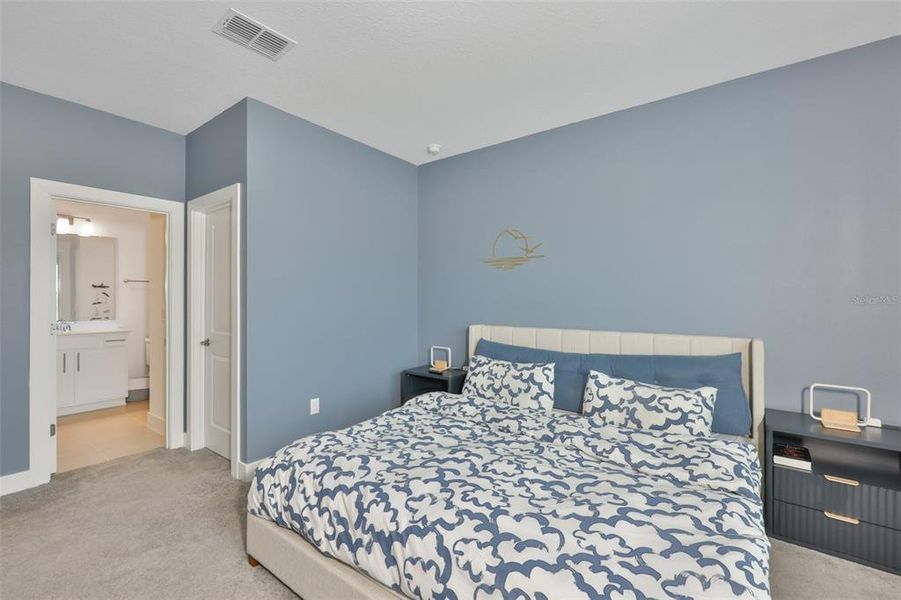 Furnished interior view inside a new home in , Apollo Beach (Image 52).