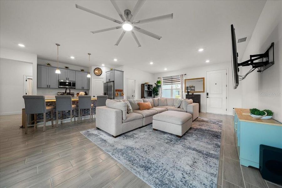 Furnished interior view inside a new home in , Ocala (Image 31).