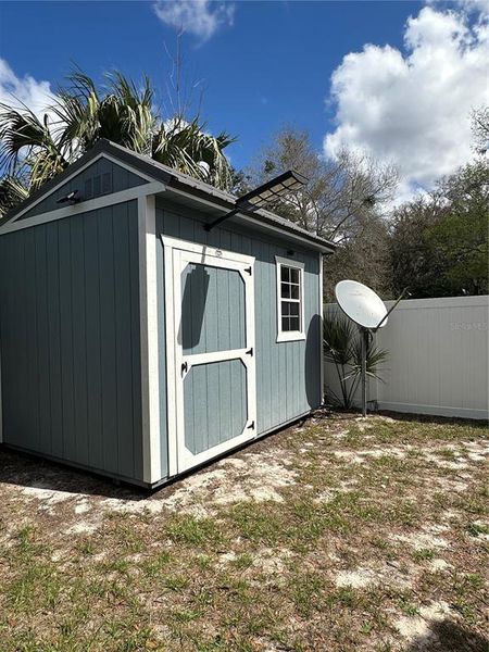 Exterior details and patio area of a home in , Ocala (Image 16).