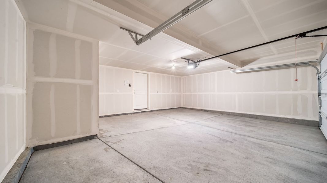 Spacious, unfurnished interior of a new home in Thompson River Ranch, Johnstown (Image 20). Spacious, unfurnished interior of a new home in Thompson River Ranch, Johnstown (Image 20).