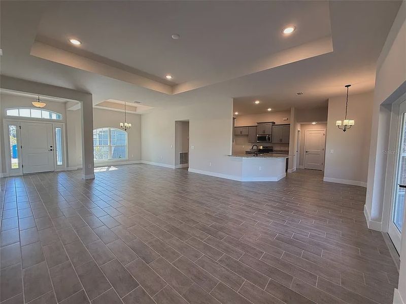 Spacious, unfurnished interior of a new home in South Gulf Cove, Port Charlotte (Image 24).