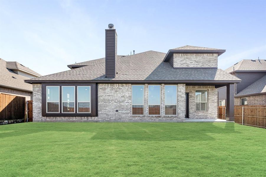Exterior details and patio area of a home in Sunset Ridge, Alvarado (Image 26). Exterior details and patio area of a home in Sunset Ridge, Alvarado (Image 26).
