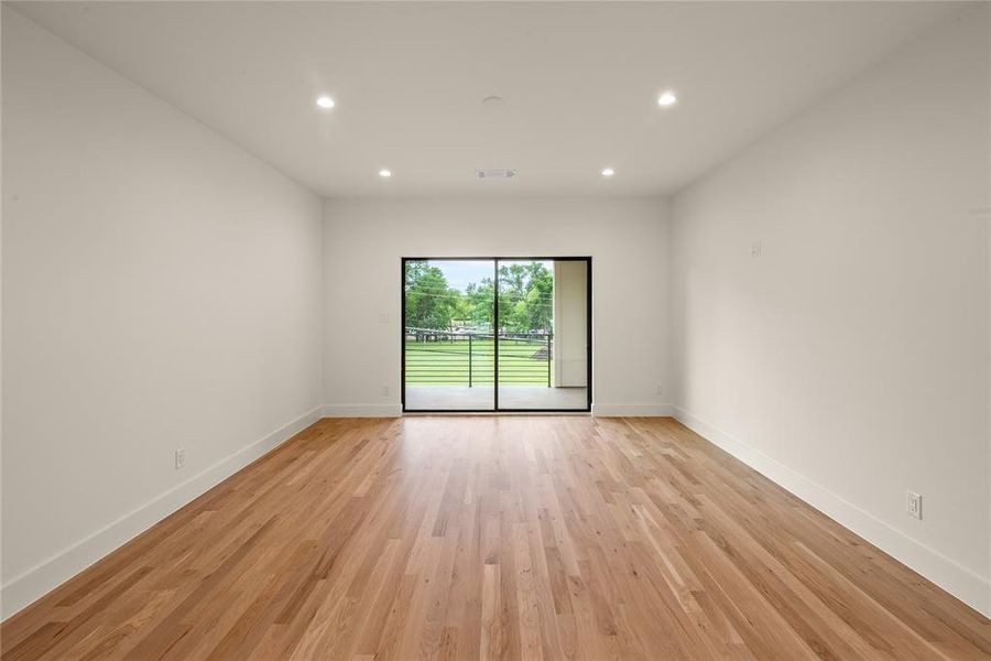 Spacious, unfurnished interior of a new home in , Dallas (Image 22).