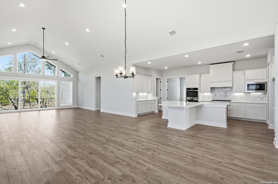 Spacious, unfurnished interior of a new home in Potranco Oaks, Castroville (Image 23).