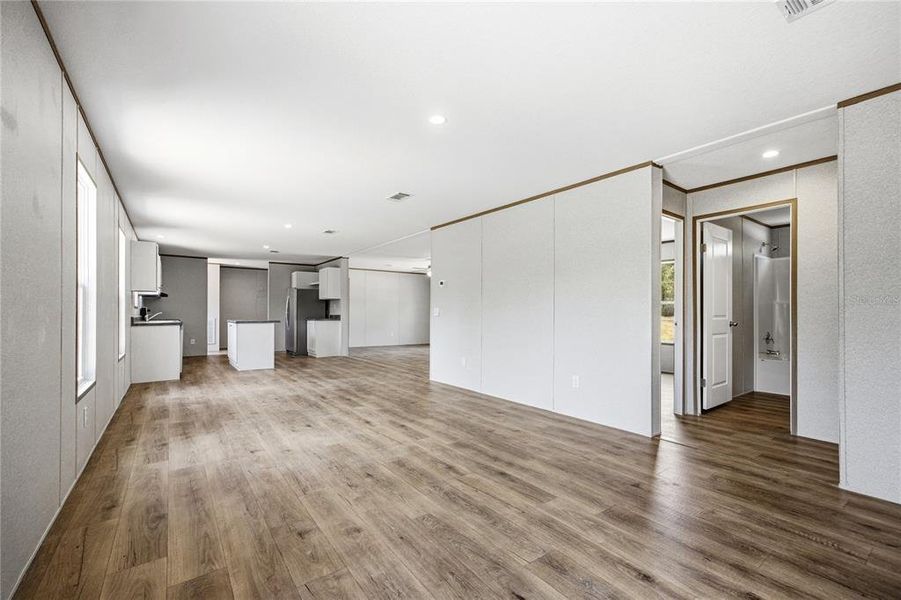 Spacious, unfurnished interior of a new home in , Interlachen (Image 16).