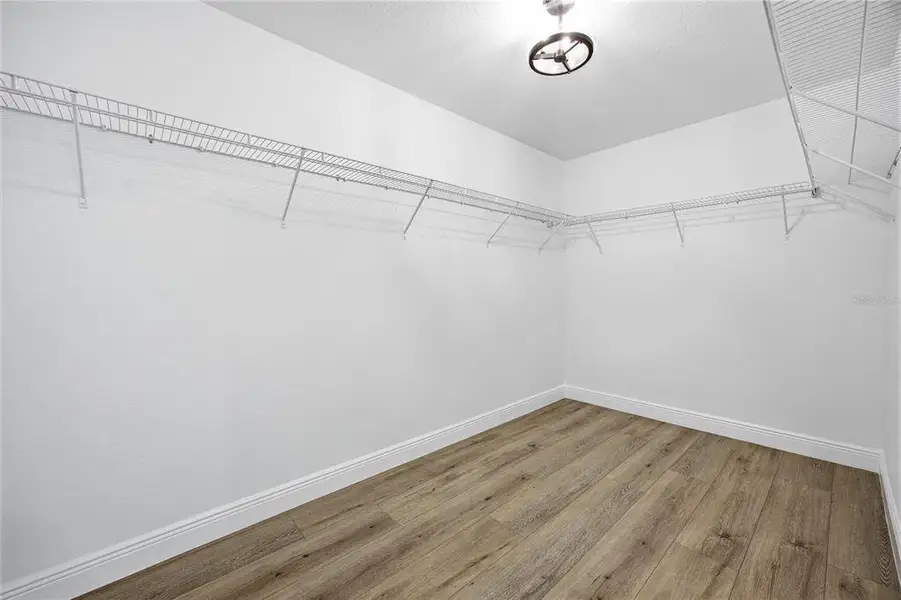 Spacious, unfurnished interior of a new home in , Ocala (Image 37).