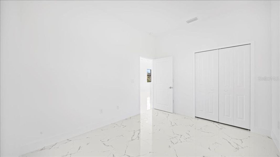 Spacious, unfurnished interior of a new home in , Lehigh Acres (Image 24).