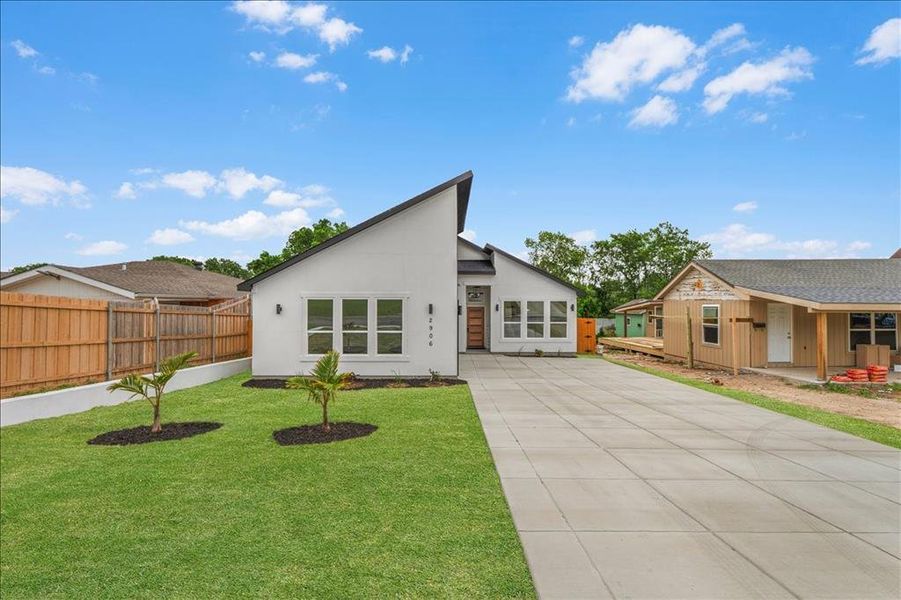 Front exterior of a new home in , Fort Worth, TX, highlighting curb appeal (Image 27).