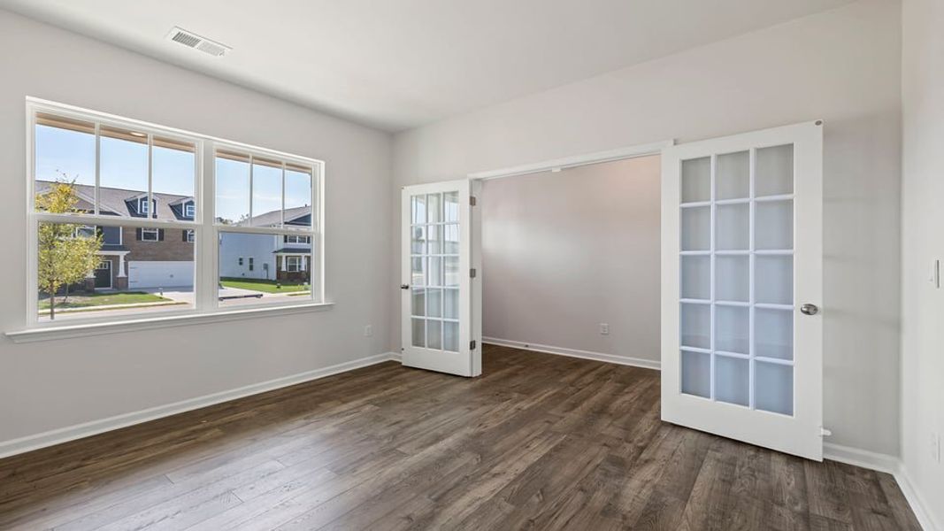 Spacious, unfurnished interior of a new home in Hunters Ridge, Woodruff (Image 12).