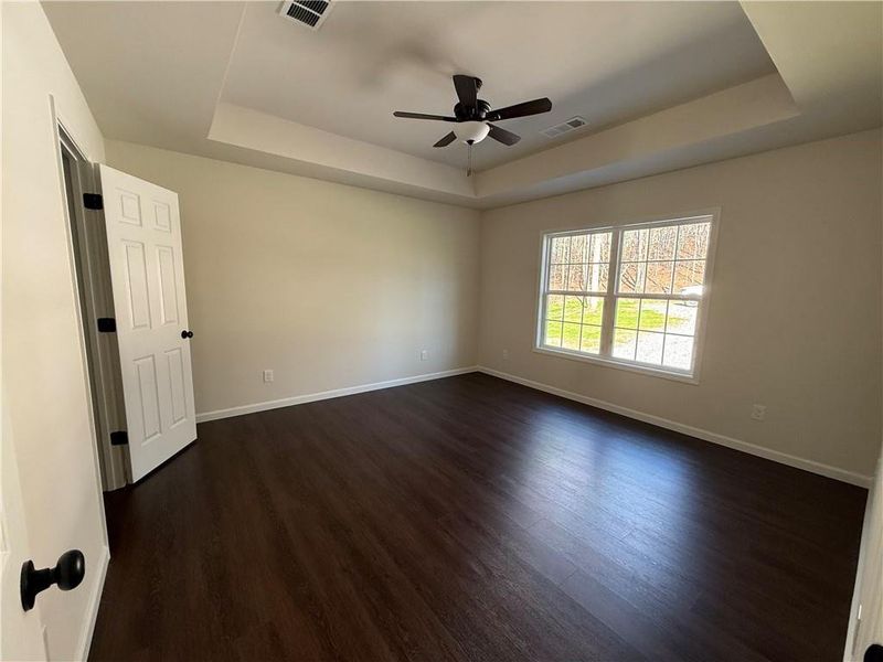 Spacious, unfurnished interior of a new home in , Dahlonega (Image 11).