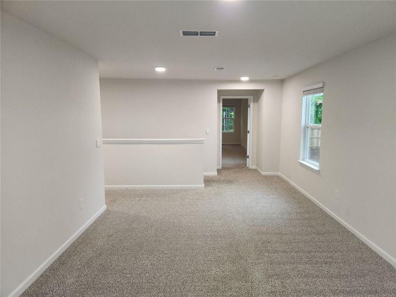 Spacious, unfurnished interior of a new home in The Oaks at Dawson, Dawsonville (Image 57). Spacious, unfurnished interior of a new home in The Oaks at Dawson, Dawsonville (Image 57).