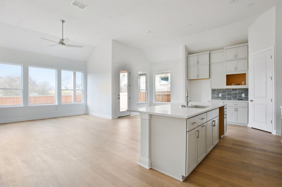 Furnished interior view inside a new home in Persimmon, Buda (Image 4).