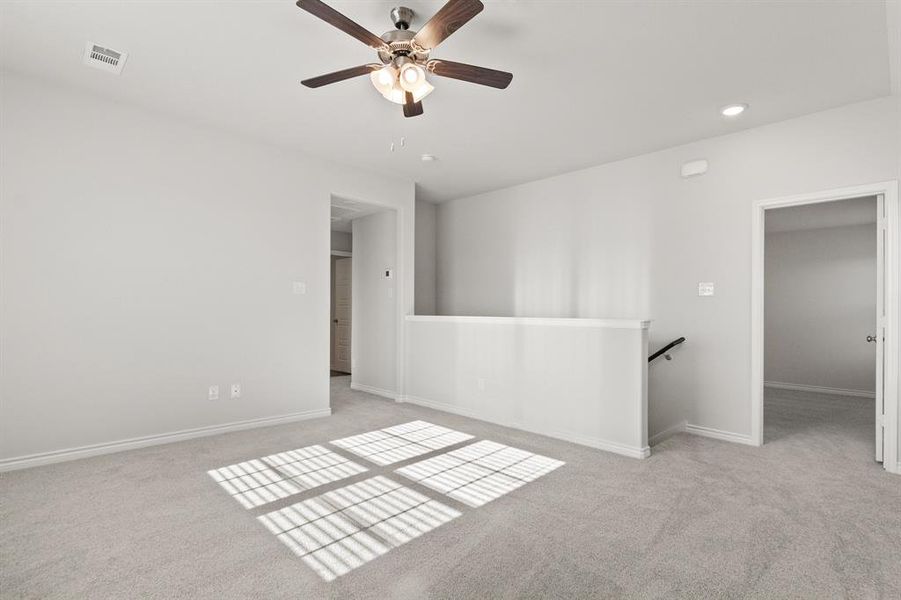 Spacious, unfurnished interior of a new home in Retreat at Fossil Creek, Fort Worth (Image 27). Spacious, unfurnished interior of a new home in Retreat at Fossil Creek, Fort Worth (Image 27).