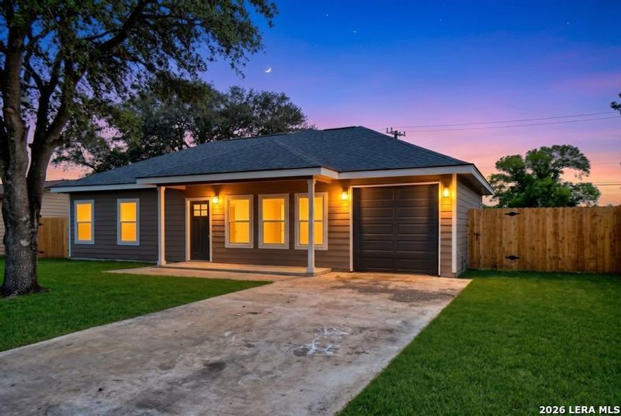 Exterior details and patio area of a home in , San Antonio (Image 16).