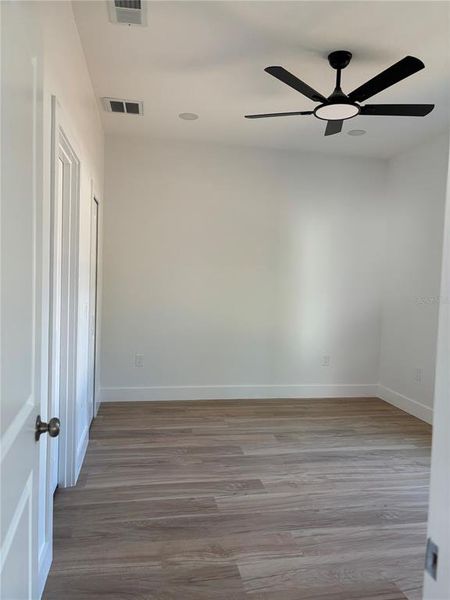 Spacious, unfurnished interior of a new home in , Sebring (Image 16).