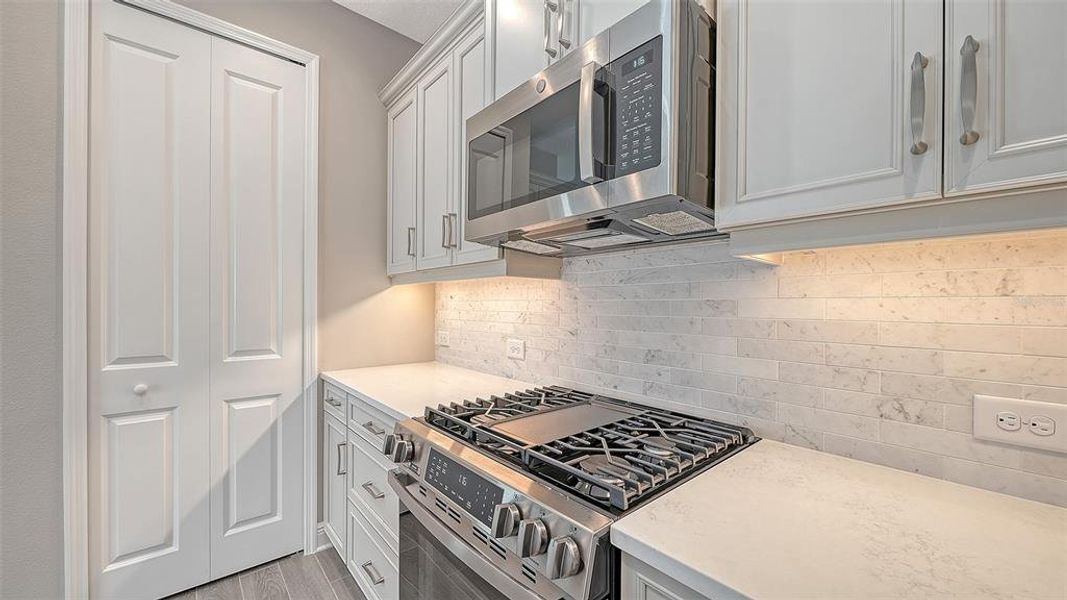 Furnished interior view inside a new home in Palm Grove, Lakewood Ranch (Image 7).