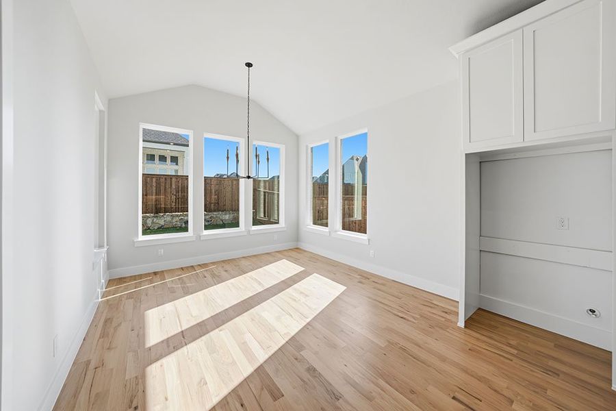 Spacious, unfurnished interior of a new home in Quail Hollow, Rockwall (Image 20).