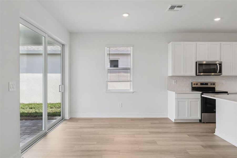 Spacious, unfurnished interior of a new home in , Punta Gorda (Image 32).