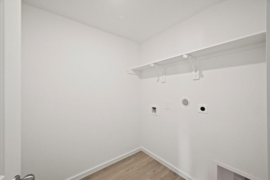 Spacious, unfurnished interior of a new home in The Canopies, Splendora (Image 15).