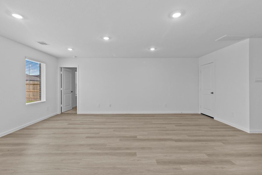 Spacious, unfurnished interior of a new home in Cypress Green, Hockley (Image 12).