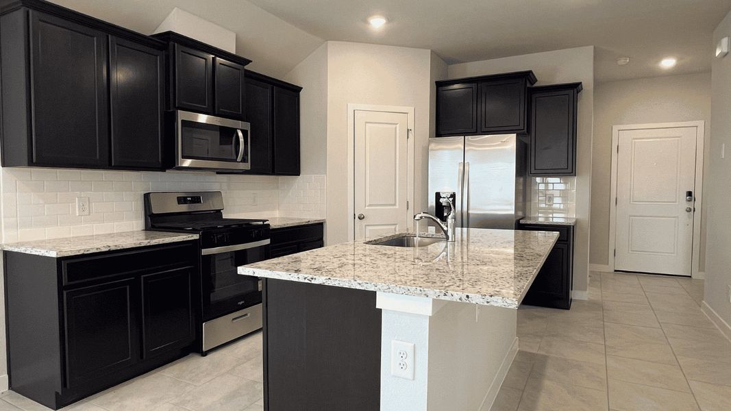 Furnished interior view inside a new home in Saratoga Crossing, Corpus Christi (Image 6).