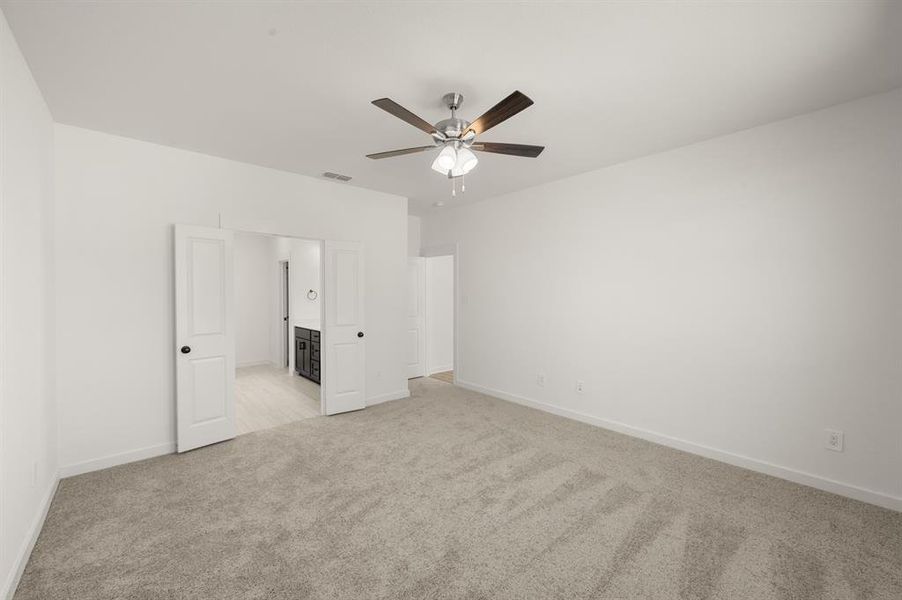 225 Whitetail-Primary Suite-2