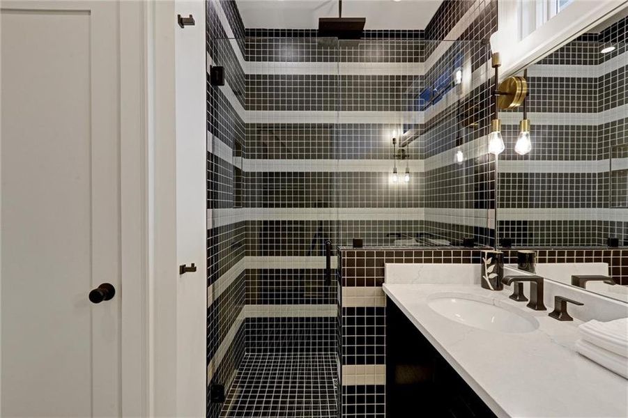 Furnished interior view inside a new home in , Gainesville (Image 21).