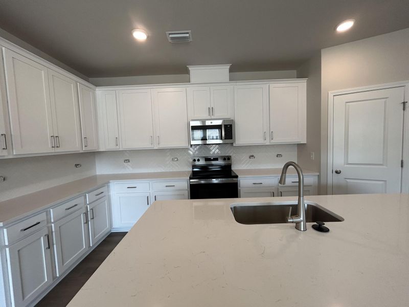 Furnished interior view inside a new home in , Ravenel (Image 7).